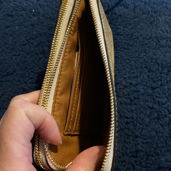 NWT Double zip wallet in Signature canvas IM/Light Khaki/Chalk - Picture 6 of 8